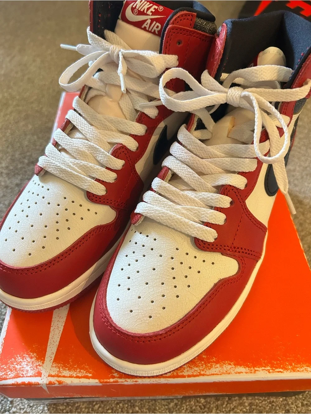 Nike Air Jordan Retro High Varsity Red/Black-Sail-Muslin size 7Y